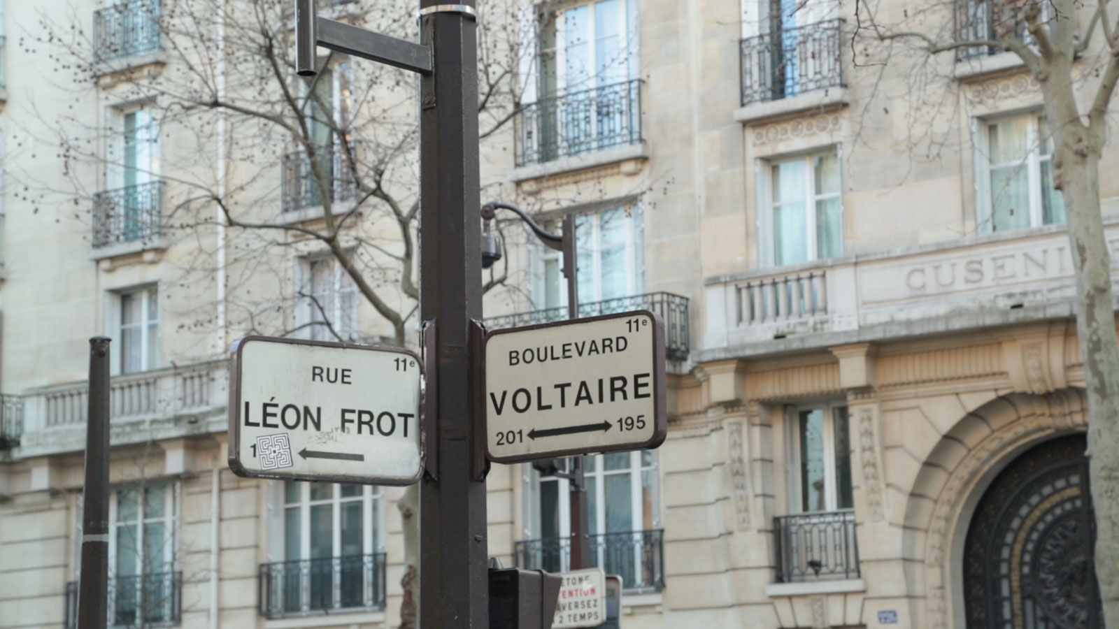 Au croisement de la Rue Léon Frot et du Boulevard Voltaire (Paris, 11e) © Delphine Luchetta